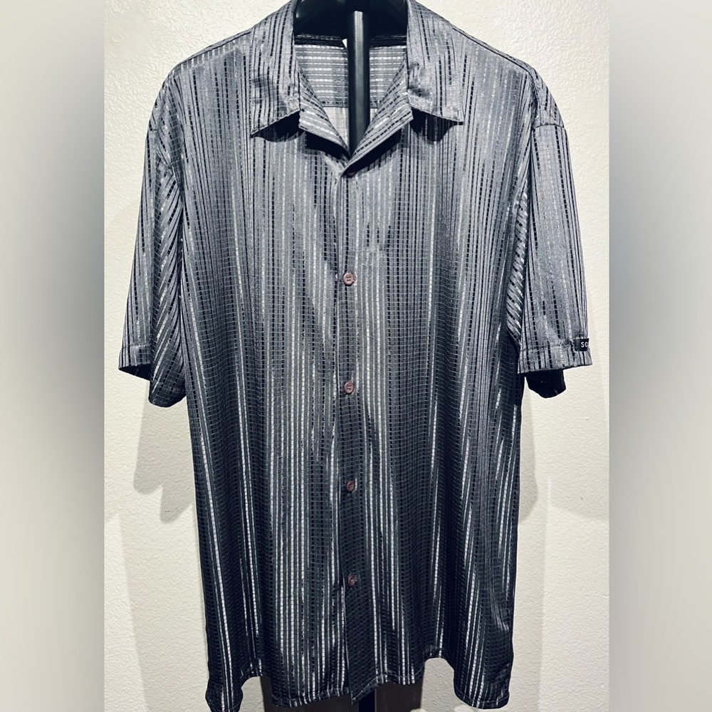 Vintage Shiny Metallic Silver Short Sleeve Button Up Shirt  - Size 2XL (Men’s)